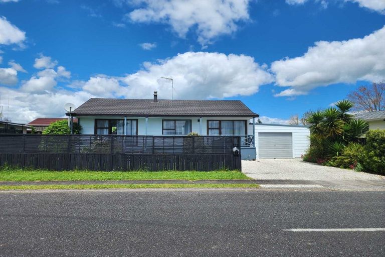 Photo of property in 2 Millar Place, Nawton, Hamilton, 3200