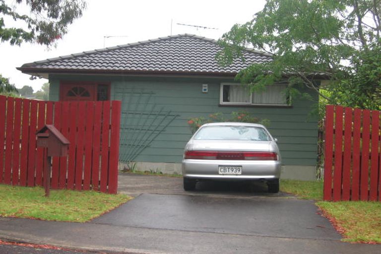 Photo of property in 14 Jenanne Place, Totara Vale, Auckland, 0629