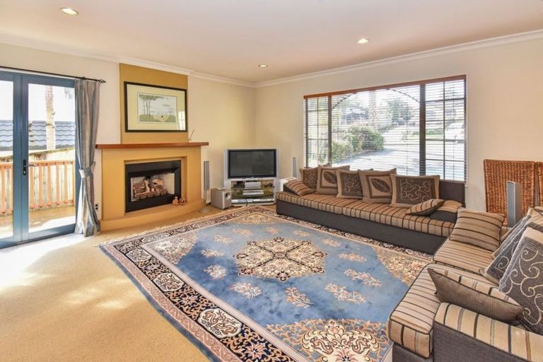 Photo of property in 33 Byblos Place, The Gardens, Auckland, 2105