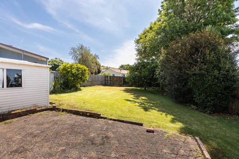 Photo of property in 41 Riversdale Drive, Merrilands, New Plymouth, 4312