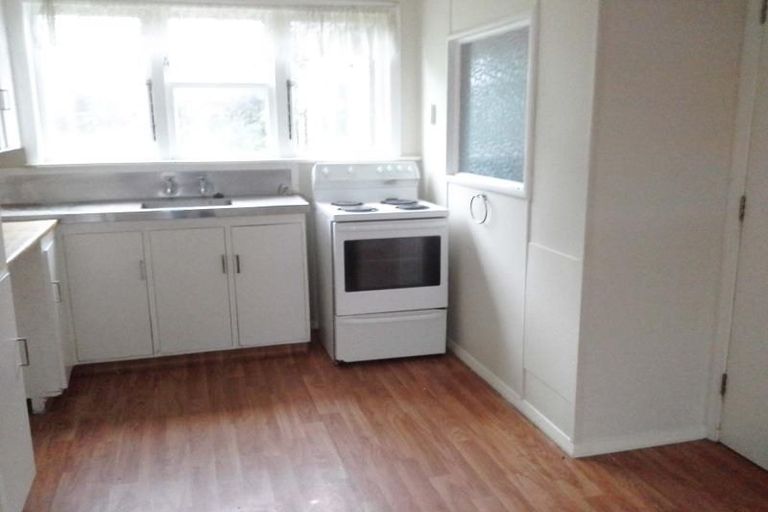 Photo of property in 6 Cook Street, Marfell, New Plymouth, 4310