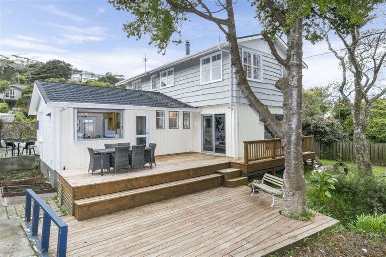 Photo of property in 63a Delhi Crescent, Khandallah, Wellington, 6035