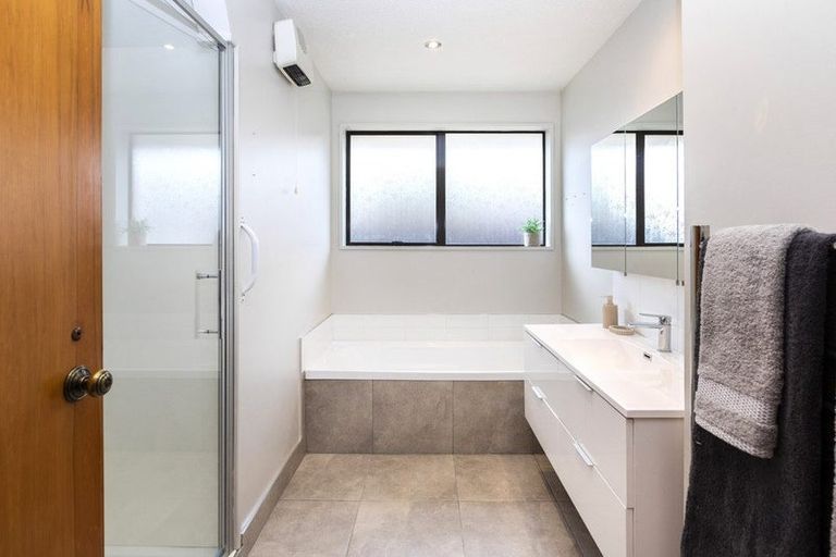 Photo of property in 2/22 Leander Street, Northcote, Christchurch, 8052