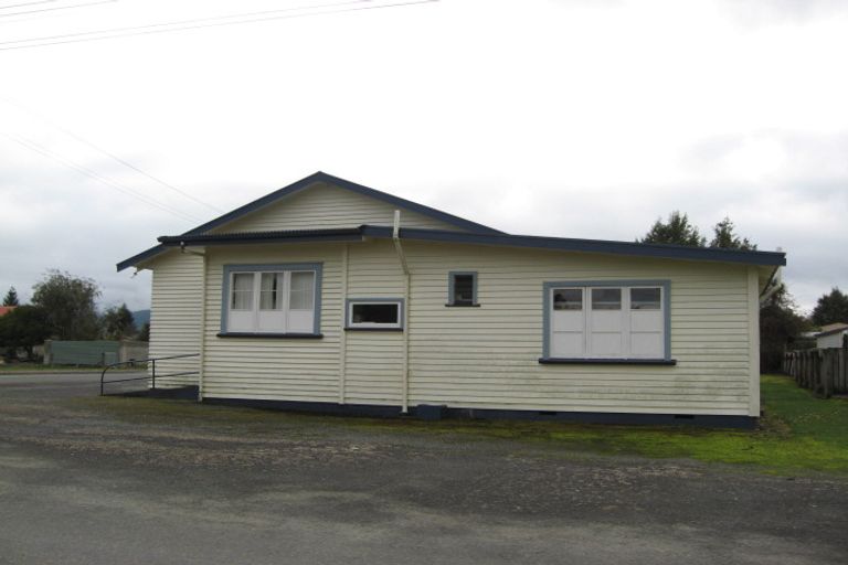 Photo of property in 17 Hampden Street, Murchison, 7007