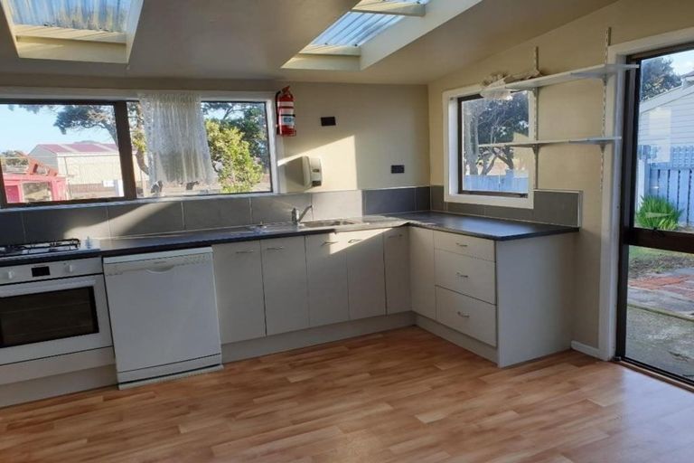 Photo of property in 214 Coutts Street, Rongotai, Wellington, 6022