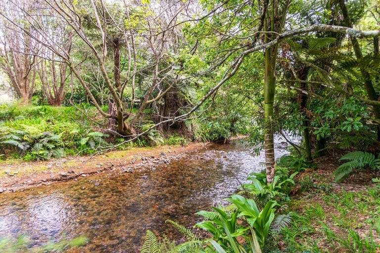 Photo of property in 2565 Rings Road, Coromandel, 3506