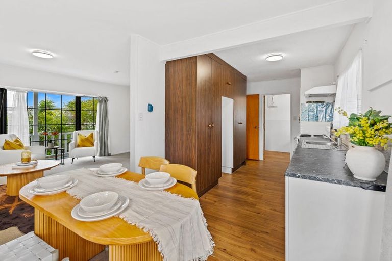 Photo of property in 96a Sturges Road, Henderson, Auckland, 0612