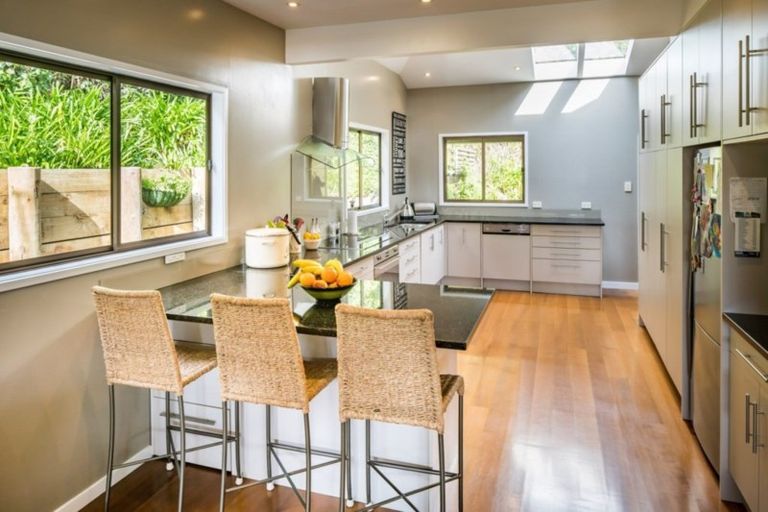 Photo of property in 16 Marama Terrace, Eastbourne, Lower Hutt, 5013