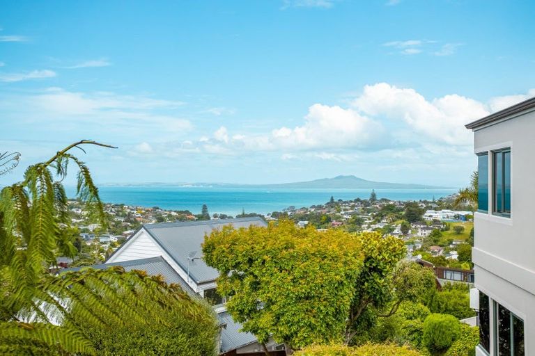 Photo of property in 78 Knights Road, Rothesay Bay, Auckland, 0630