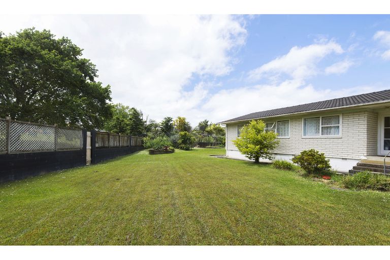 Photo of property in 9 Gregg Place, Sunnyvale, Auckland, 0612