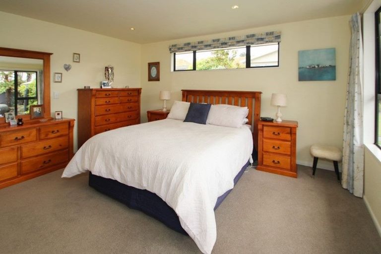 Photo of property in 6 Kenilworth Road, Oamaru North, Oamaru, 9400
