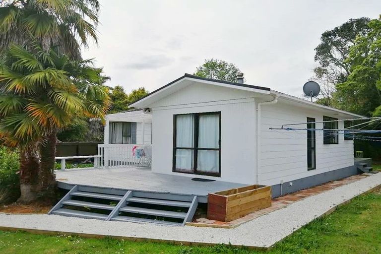 Photo of property in 4 Garner Place, Glenfield, Auckland, 0629