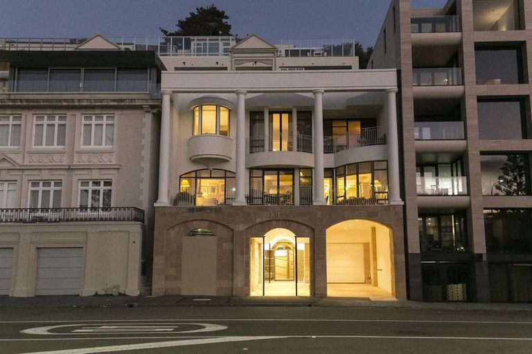 Photo of property in Trieste, 9/346 Oriental Parade, Oriental Bay, Wellington, 6011