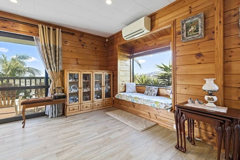 Photo of property in 61 John Dee Crescent, Red Beach, 0932