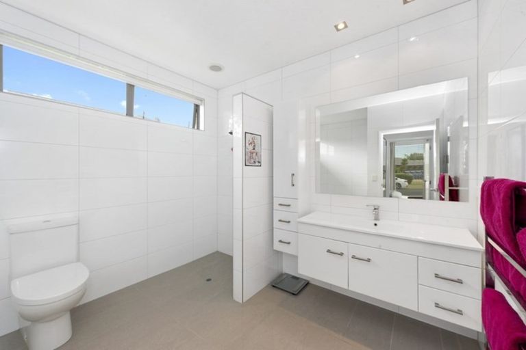 Photo of property in 141a Rototuna Road, Rototuna, Hamilton, 3210