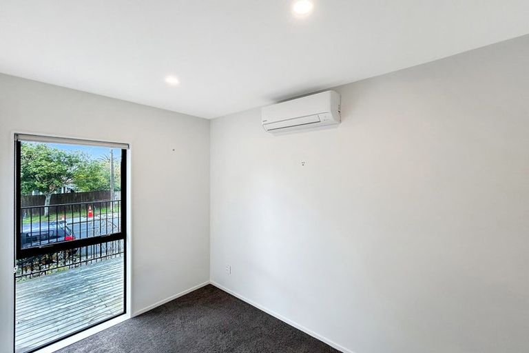 Photo of property in 2/28 Vodanovich Road, Te Atatu South, Auckland, 0610