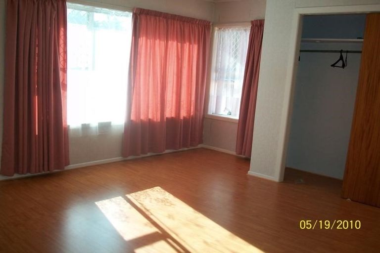 Photo of property in 32 Vera Road, Te Atatu South, Auckland, 0610