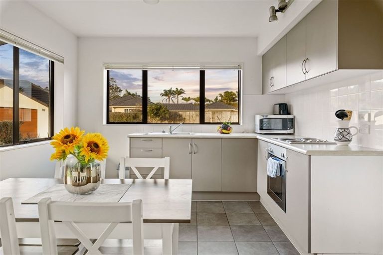 Photo of property in 50 Robert Might Road, Kumeu, 0810