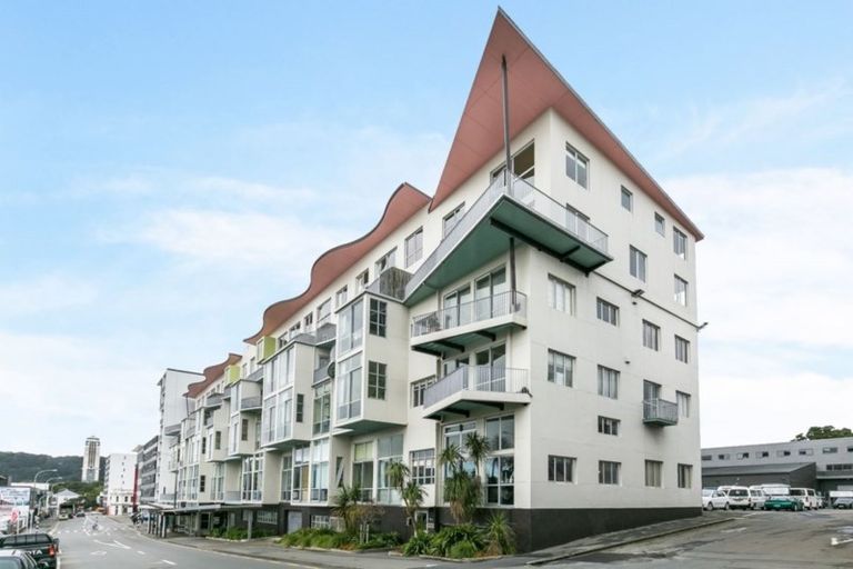Photo of property in Qba Apartments, 4l/51 Webb Street, Mount Cook, Wellington, 6011