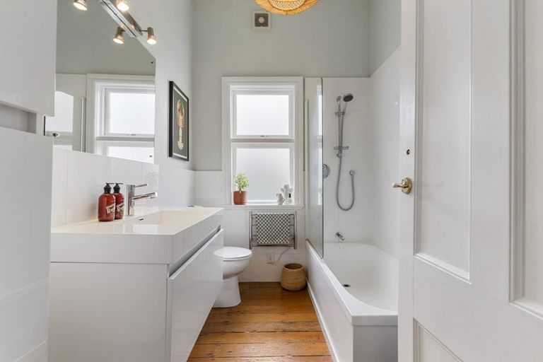 Photo of property in 15 Albert Road, Devonport, Auckland, 0624