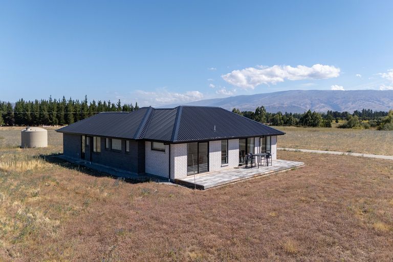 Photo of property in 21 Thyme Fields Road, Springvale, 9393