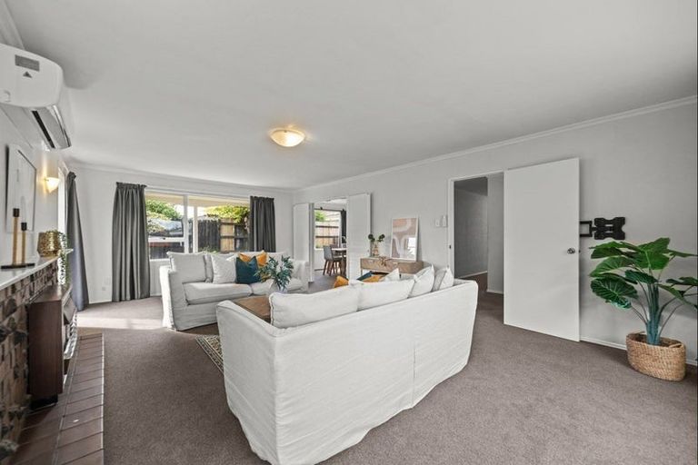 Photo of property in 17 Caulfield Place, Awapuni, Palmerston North, 4412