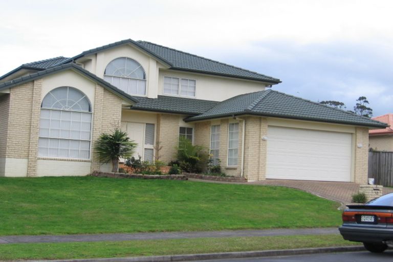 Photo of property in 32 Delmont Close, East Tamaki Heights, Auckland, 2016