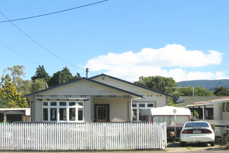 Photo of property in 10 Murray Street, Wallaceville, Upper Hutt, 5018
