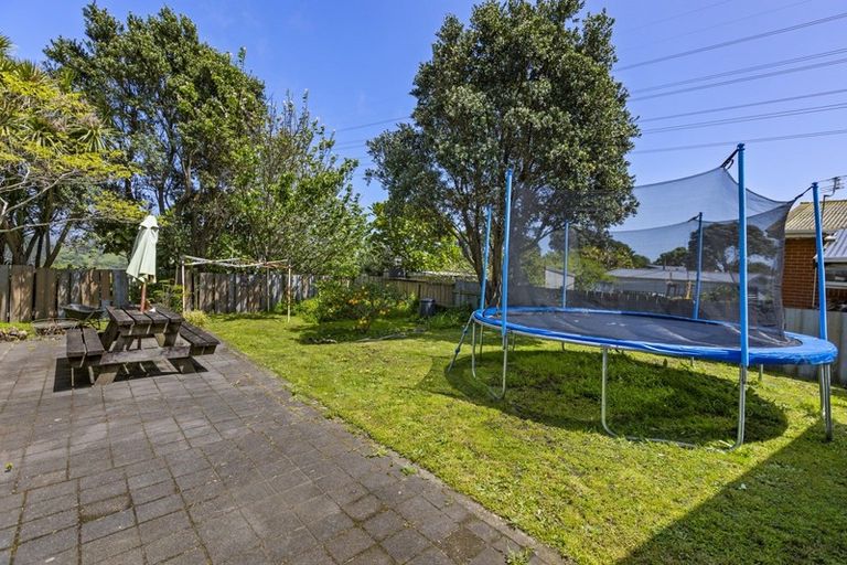 Photo of property in 21 Marama Crescent, Spotswood, New Plymouth, 4310