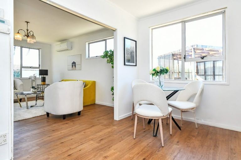 Photo of property in 33 Killington Crescent, Mangere, Auckland, 2022