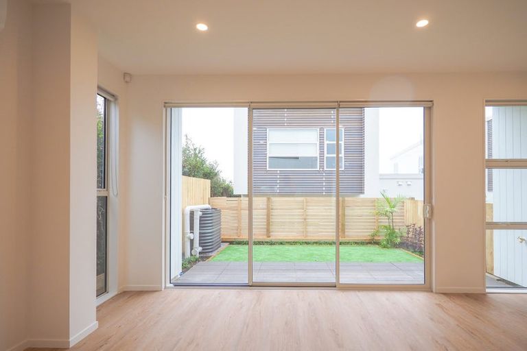 Photo of property in 3/10 Tirimoana Road, Te Atatu South, Auckland, 0602