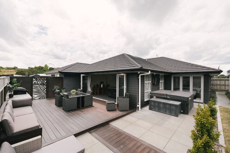Photo of property in 12 Serenity Crescent, Kelvin Grove, Palmerston North, 4414