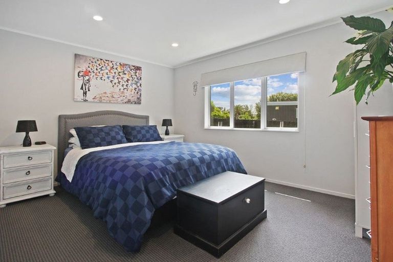 Photo of property in 25 Crispe Road, Clarks Beach, 2122