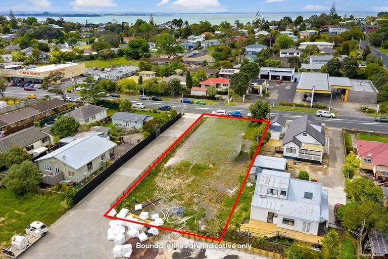 Photo of property in 83 Godley Road, Green Bay, Auckland, 0604