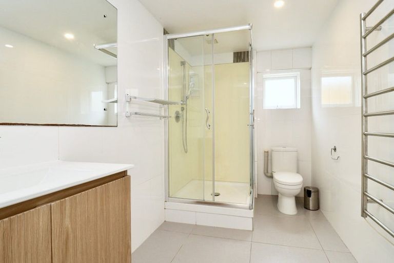 Photo of property in 15 Archmillen Avenue, Pakuranga Heights, Auckland, 2010