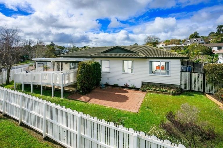 Photo of property in 74 Barbados Drive, Unsworth Heights, Auckland, 0632