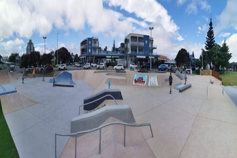 Photo of property in 8 Marine Parade, Paraparaumu Beach, Paraparaumu, 5032