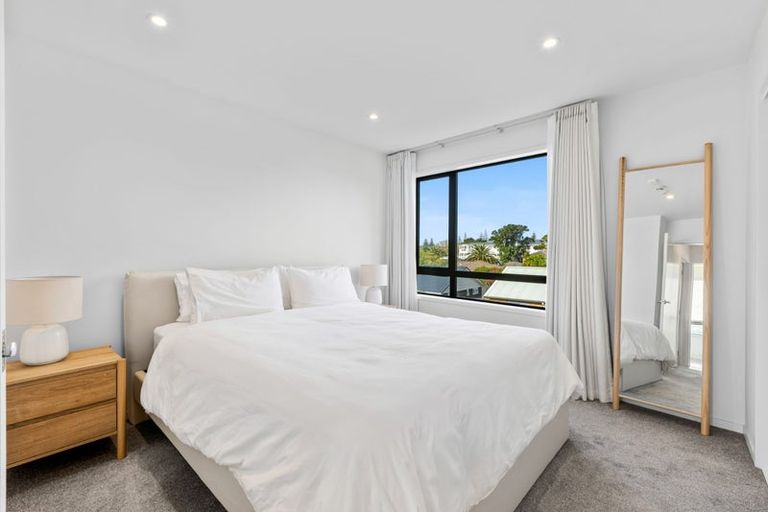 Photo of property in 2/35 Centreway Road, Orewa, 0931