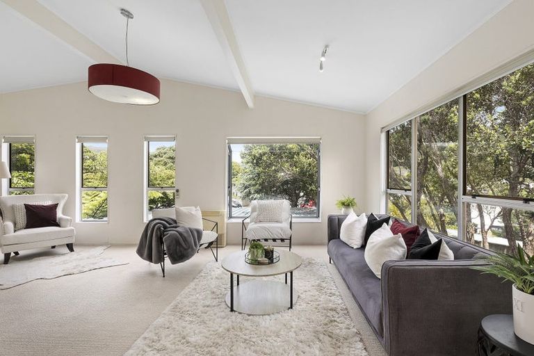 Photo of property in 12 Florio Terrace, Tawa, Wellington, 5028