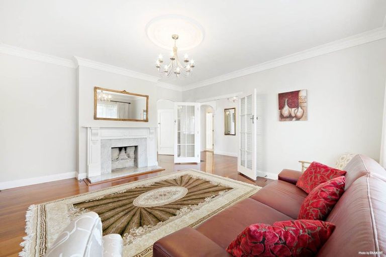 Photo of property in 399 Lake Road, Takapuna, Auckland, 0622