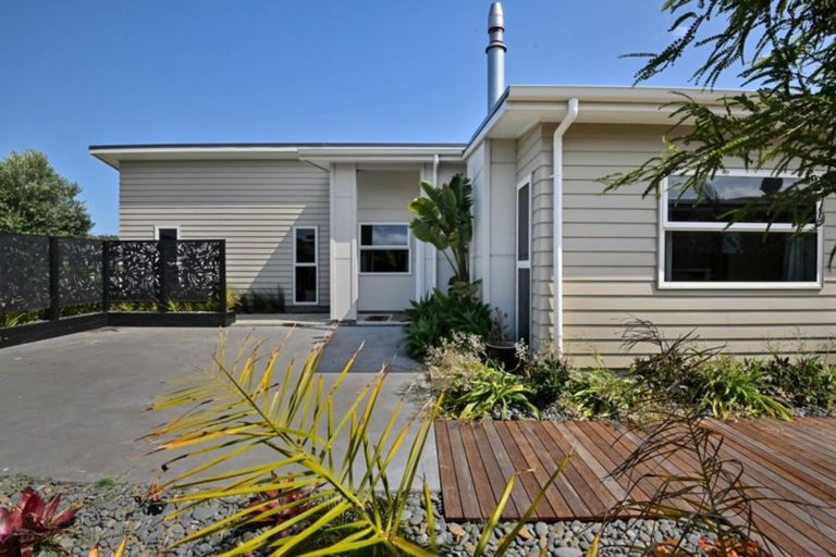Photo of property in 82 Hamilton Drive, Wainui, Gisborne, 4010