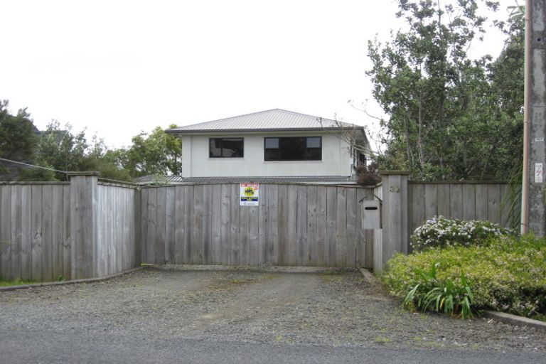 Photo of property in 32 The Terrace, Herald Island, Auckland, 0618