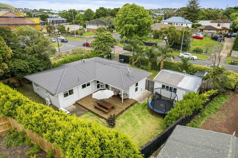 Photo of property in 44 Line Road, Glen Innes, Auckland, 1072