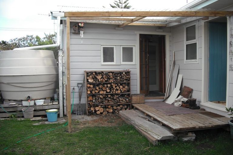 Photo of property in 41 Nuku Street, Tangimoana, 4822