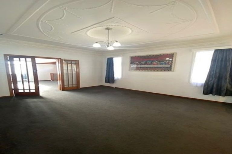 Photo of property in 17 Lawrence Street, Newtown, Wellington, 6021