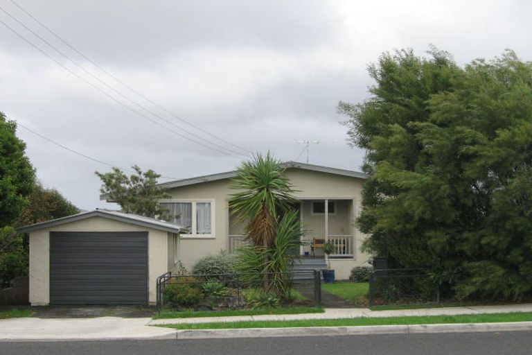 Photo of property in 222 Sturges Road, Henderson, Auckland, 0612