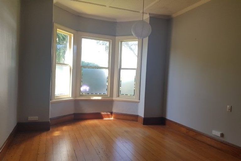 Photo of property in 46 Vivian Street, New Plymouth, 4310