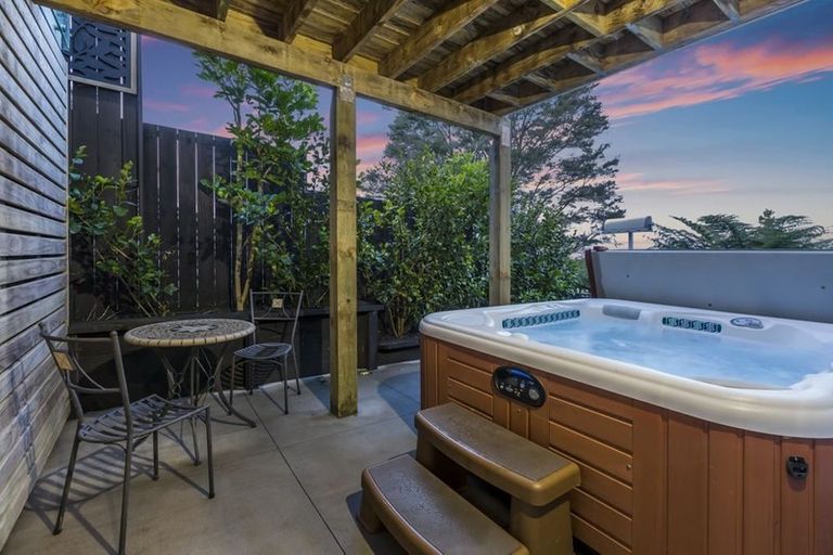 Photo of property in 66a Arran Road, Browns Bay, Auckland, 0630