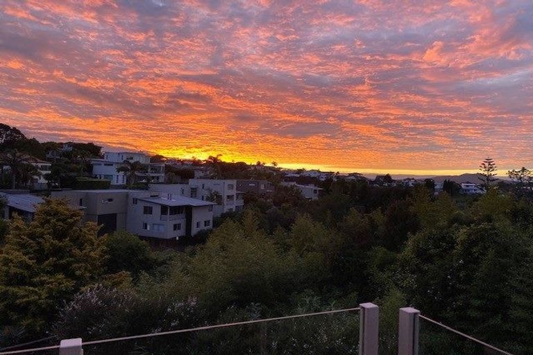 Photo of property in 1/56 Parr Terrace, Castor Bay, Auckland, 0620