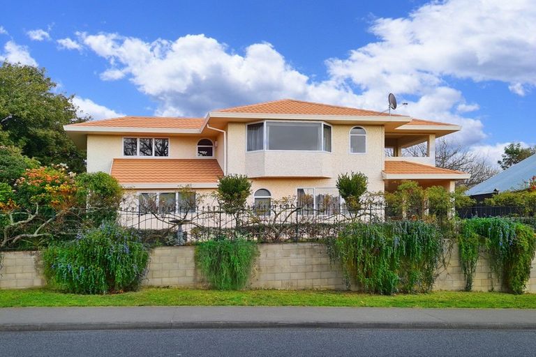 Photo of property in 60 Lucknow Road, Havelock North, 4130